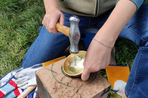 Klangschalen Schmiede Workshop – Forge your own Singing Bowl
