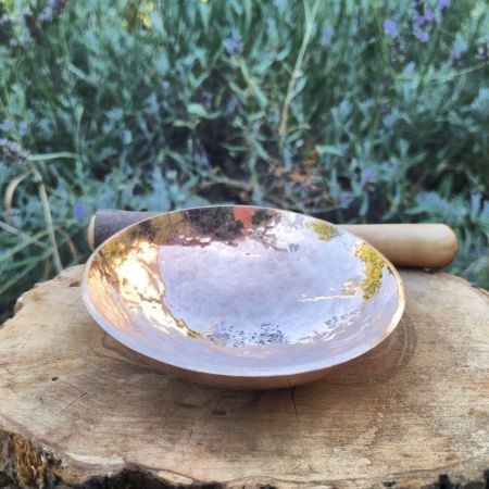 rose, bees & interconnectedness  – dUrNa Singing bowl 8cm